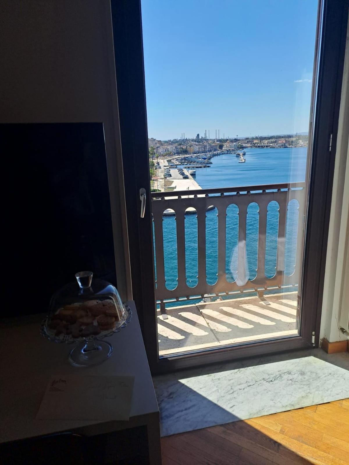 Hotel Europa Таранто Екстериор снимка
