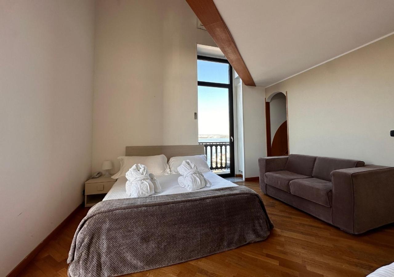 Hotel Europa Таранто Екстериор снимка