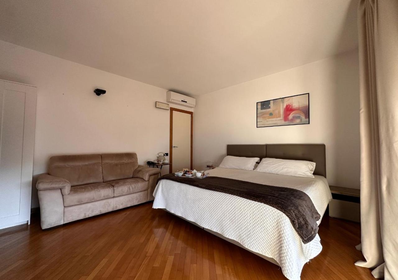Hotel Europa Таранто Екстериор снимка