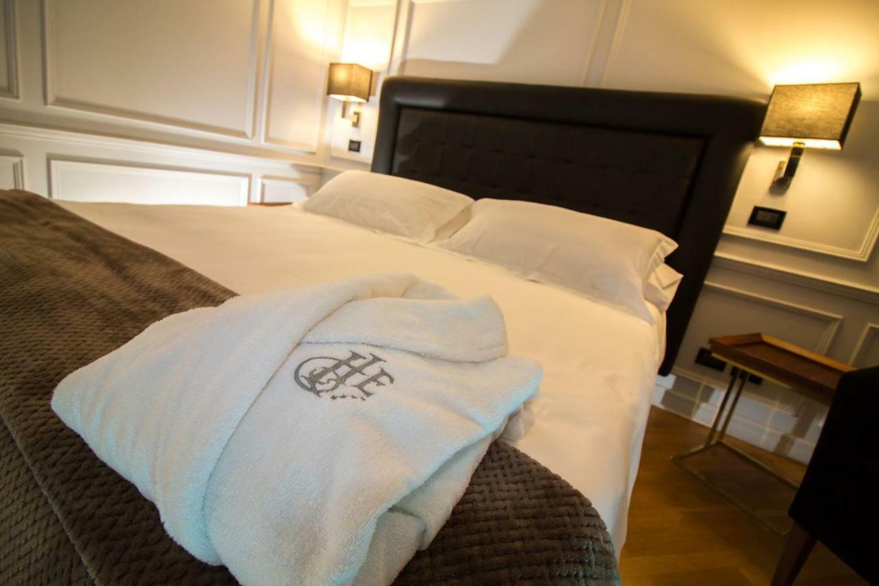 Hotel Europa Таранто Екстериор снимка
